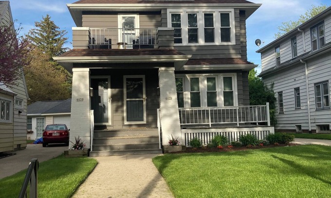 Shorewood Apartment | Republican National Convention! Nice apartment available for short term rental