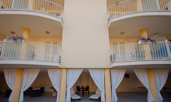 Fiumaretta Condo | RESIDENCE ALBACHIARA INN between Cinque Terre and Versilia SANITIZED