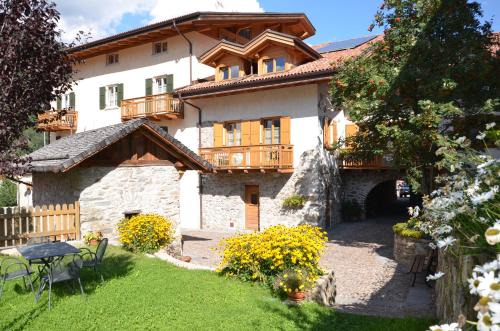 Pellizzano Apartment | Residence Ca' Delle Margherite