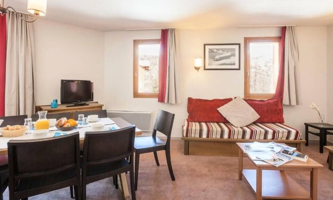 Les Claux Apartment | Residence Pierre & Vacances L'Albane - Tribal Apartment 4 Rooms 8/9 Standard People
