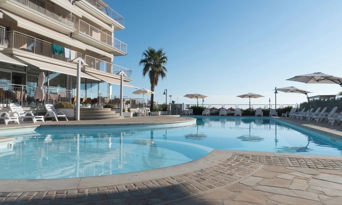 Roseto degli Abruzzi Apartment | Residence Roseto Pool Seaview Abruzzo