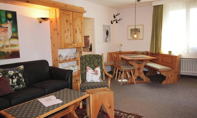 Sils-Maria Apartment | Residenza Lagrev - 2 room flat no. 027 - type 20A - raised ground floor - south