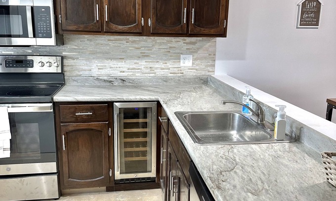 Avoca Condo | Resort/Golf Living near IU!