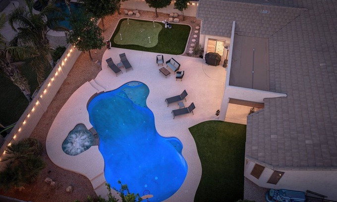 Cooper Commons House | Resort Stlye Home with Heated Pool, Spa, and Putting Green