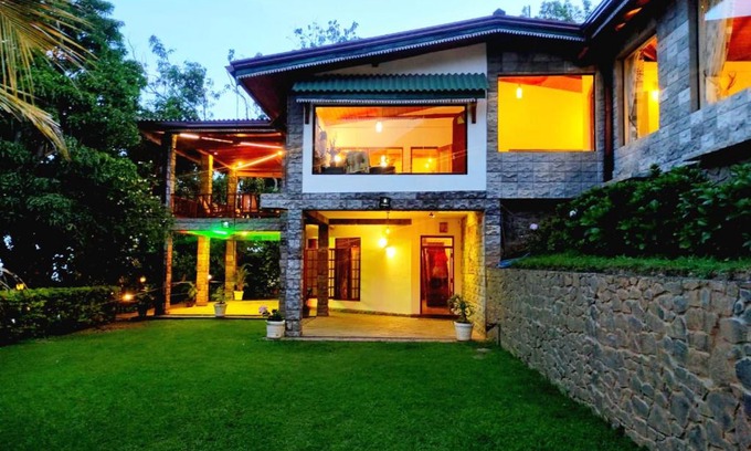 Koslanda Bed & Breakfast | 'Rest in Love' Rock Bangalow