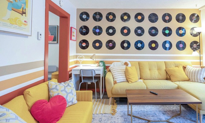 Inglewood House | Retro Glam in Ramsay Walk to Stampede Grounds, Inglewood, BMO Center