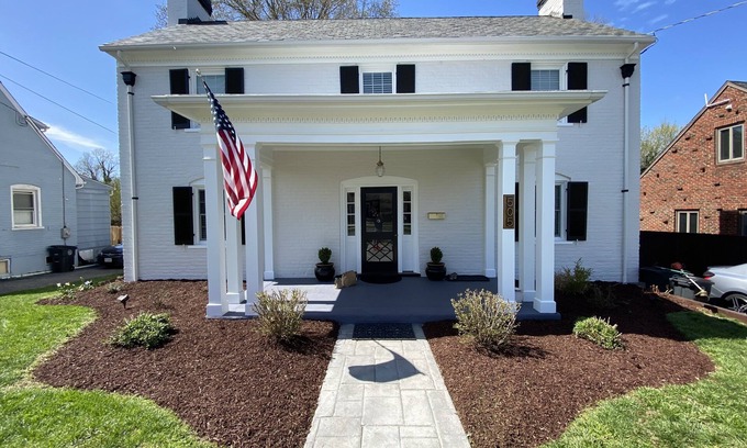 Lynchburg House | Retro Modern Restored 1930's-Home Near Downtown Lynchburg & LU