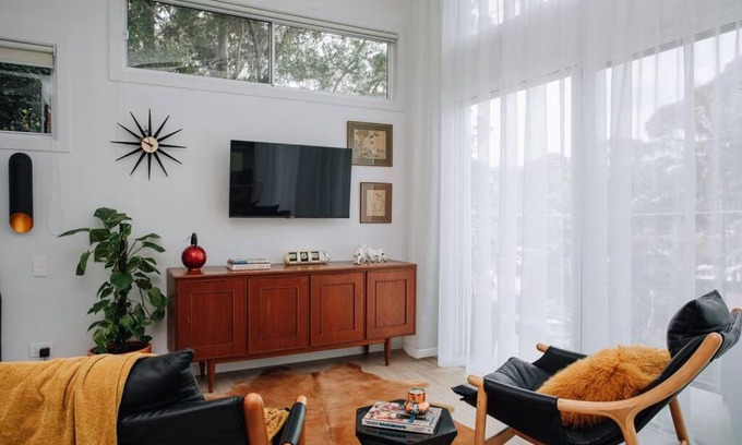 Terrigal Apartment | Retro Retreat - by Coast Hosting