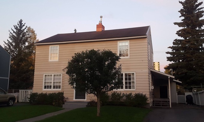 South Addition House | Rhubarb North - Downtown Anchorage historic restored home