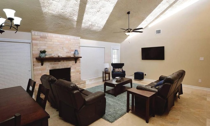 Pecan Grove House | Richmond, Sugarland, Rosenburg, Katy West Houston - Lansdowne