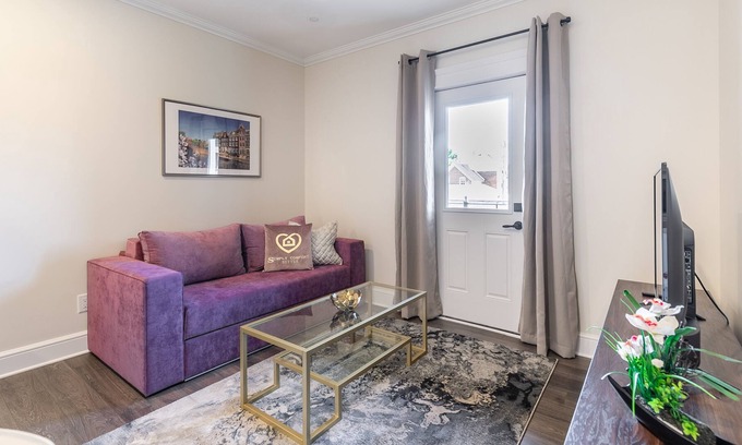 Smiths Falls Apartment | Rideau 1Bd Apartment Balcony Free Parking