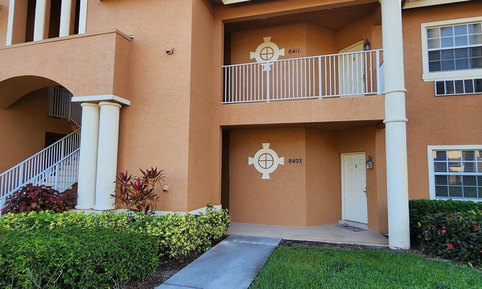 Port Saint Lucie Villa | Right Direction Rentals 1 Bedroom Villa 8403