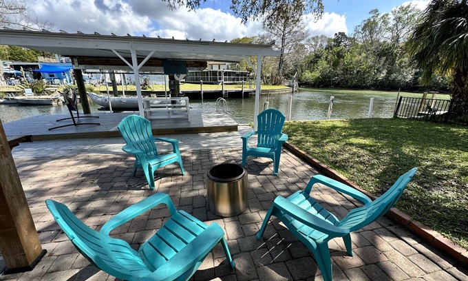Weeki Wachee Gardens House | Right off the main Weeki Wachee River! Beautiful updated home!