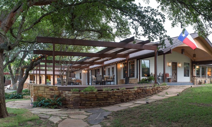 Kerrville House | Rio de Arcadia - Two Riverside Homes, Pool & Hot Tub