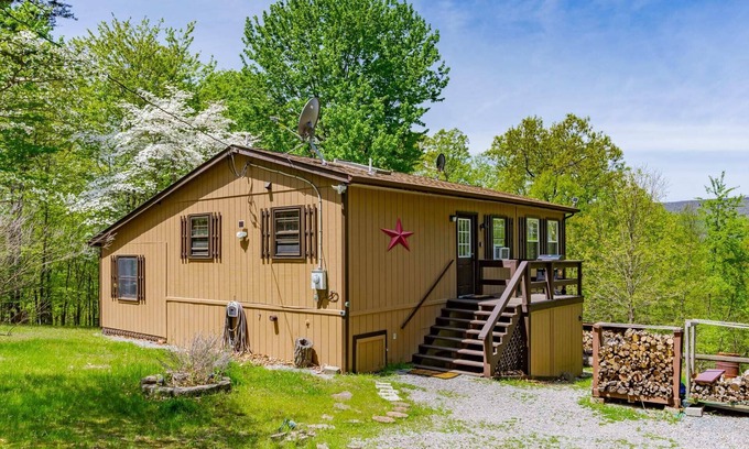 Berkeley Springs Cabin | River Access Cabin with Hot Tub, Fire Pit & WiFi!