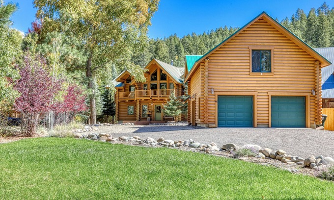 San Juan River Village House | River Front home with Hot Tub