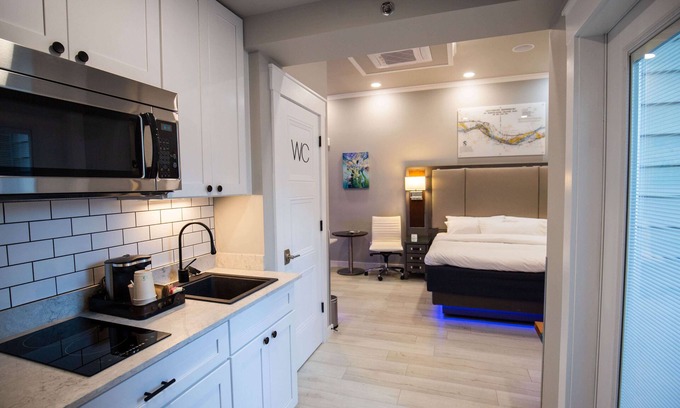 Washington Hotel | River Sirens Hotel