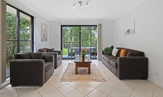 Central Coast House | River St Retreat - level modern home, picturesque outlook over Erina Creek