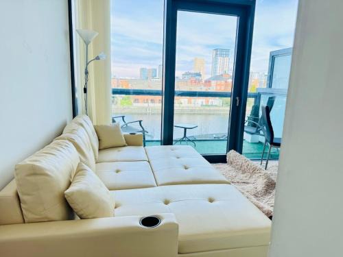 Salford Apartment | River view apartment