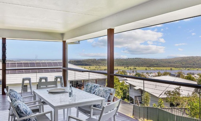 Maclean House | River View Beach Hub
