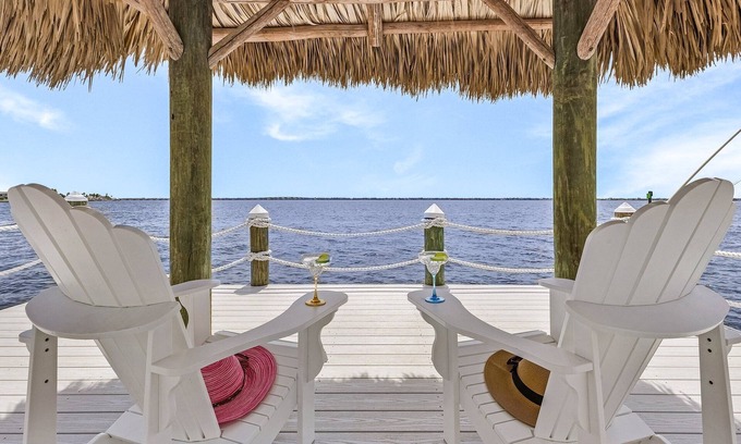 Caloosahatchee House | River View, Heated pool - Serenity & Sunrises - Roelens Vacations