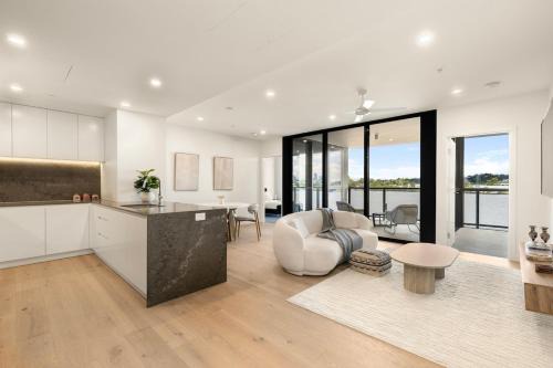 Eagle Farm Apartment | Riverfront Luxe 2Bed Pool Parking