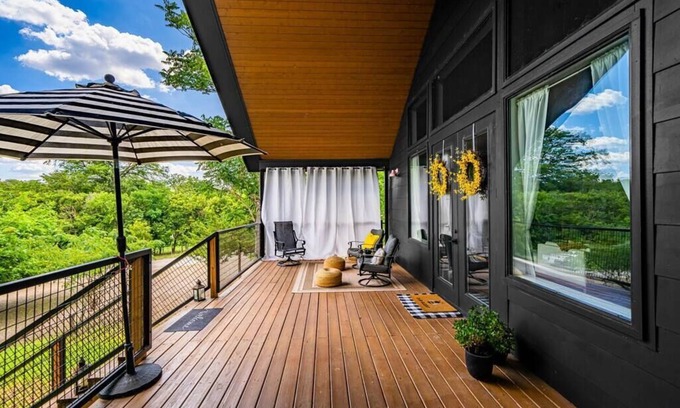 Ingram House | *Riverfront* The Nest @ Haven on the Loop