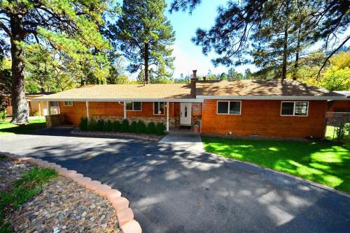 Ruidoso House | Rivers Edge Cabin
