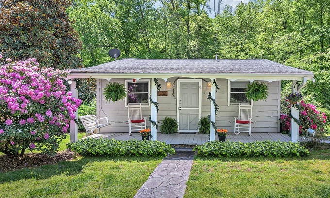 Horse Shoe Cottage | Riverside Cottage on Mills River - Patti's Camp Prattville