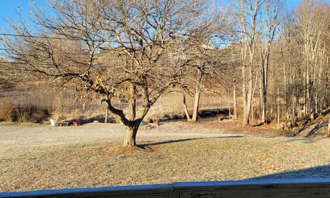 North Tazewell House | Riverside Retreat and Arcade