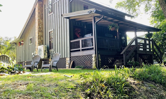 Choestoe Cabin | Riverside Retreat located on the Nottely River in the North Georgia Mountains.