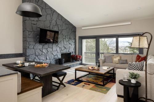 Teton Village Apartment | RMR: Four Seasons I 6 Condo in Teton Village