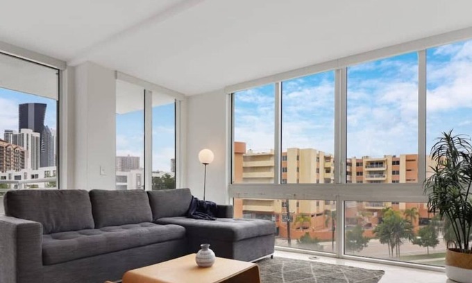Sunny Isles Beach House | Roami at Sunny Isles | Rooftop Pool | 2 Bedroom