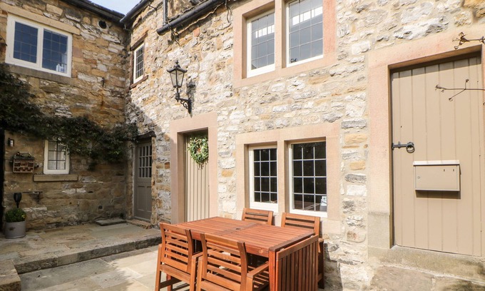 Bakewell Cottage | ROBIN'S NEST, pet friendly, character holiday cottage in Bakewell