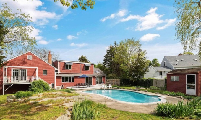 Rockport House | Rockport Pool House w/Yard+Grill l 4BR/3BA l Park and Walk to Bearskin Neck!