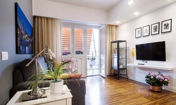 Appio Latino Apartment | Roma-Incantata, Central, Large Balcony, Next to the main Subway,(Metro A), Park.