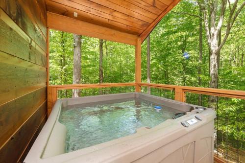 Sevierville House | Romantic 1BR Cabin, Hot Tub, Easy Access & Wi-Fi