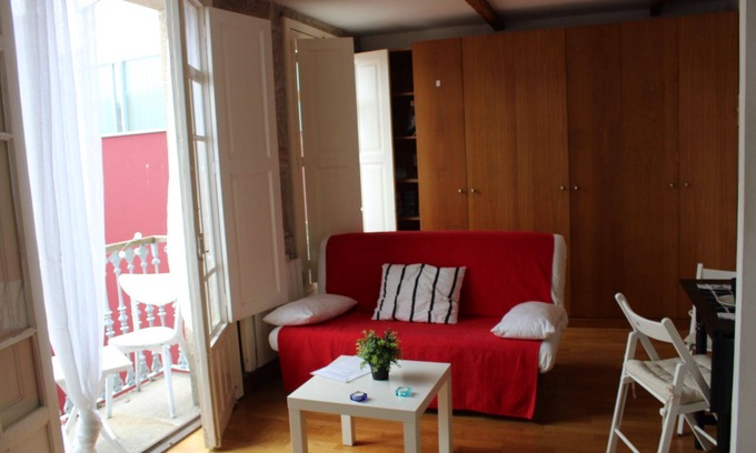 Casco Vello Apartment | Romantic and bright studio