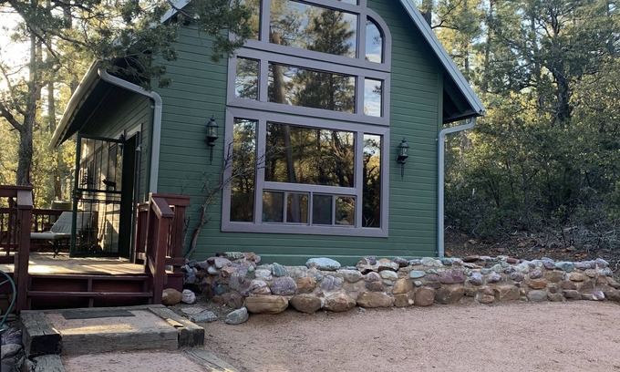 Payson Cabin | Romantic Chalet in the Forest