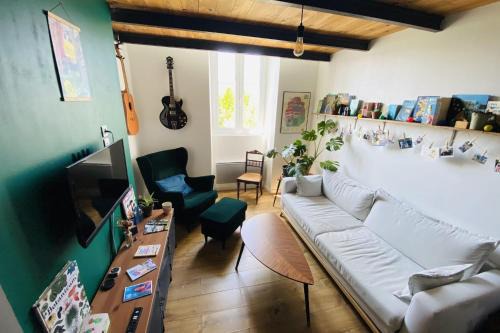 Republique - Les Ponts Apartment | Romantic getaway in the heart of Nantes