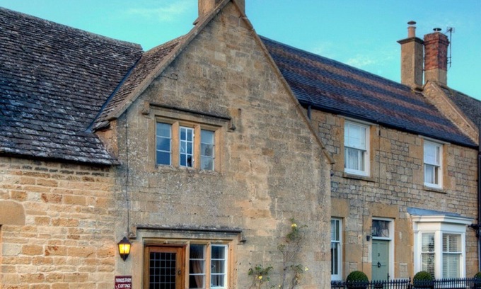 Willersey Cottage | Romantic Holidays For Two In 17th Century Cotswold Cottage