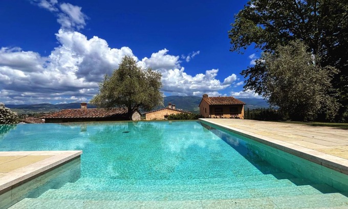SantʼEllero Villa | Romantic Loft Villa nestled in the Florentine hills with pool view