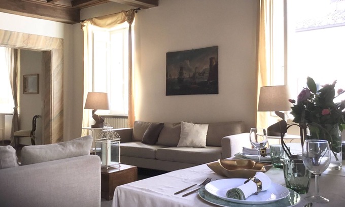 Rione V Ponte Apartment | Rome, Historical Center, Via Giulia: unique, elegant, bright, 2 bedrooms, 2 bath