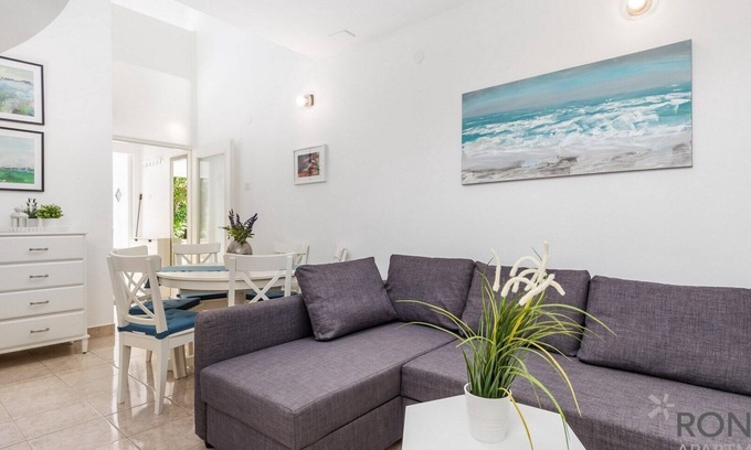 Kolanjski Gajac Apartment | Rona Apartment Flower 2