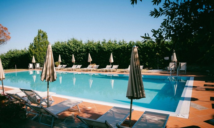 San Donato in Fronzano Apartment | Room '67 H Fattoria Degli Usignoli Tripla' with Shared Pool, Wi-Fi and Air Conditioning