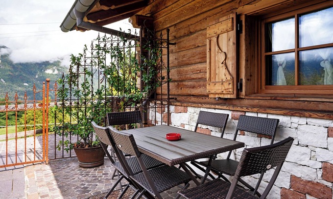 Arsie Apartment | Room 'Camera Quadra' with Mountain View, Balcony and Wi-Fi