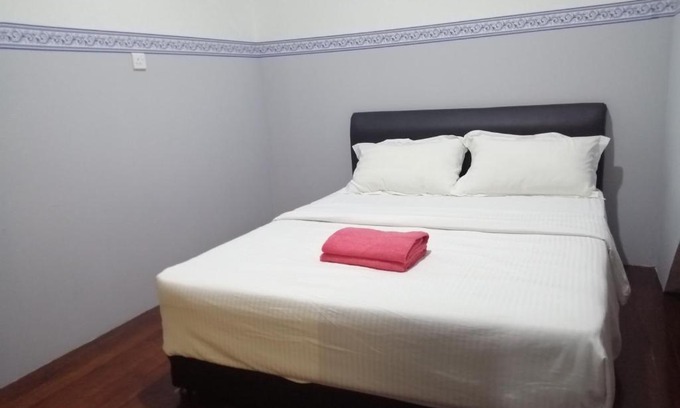 Kuching House | Room in BB - Amida Point Services