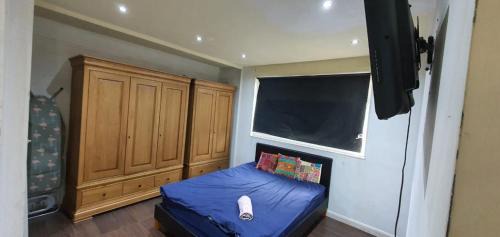 Leicester House | Room in Guest room - Comfortable Double Room in Leicester