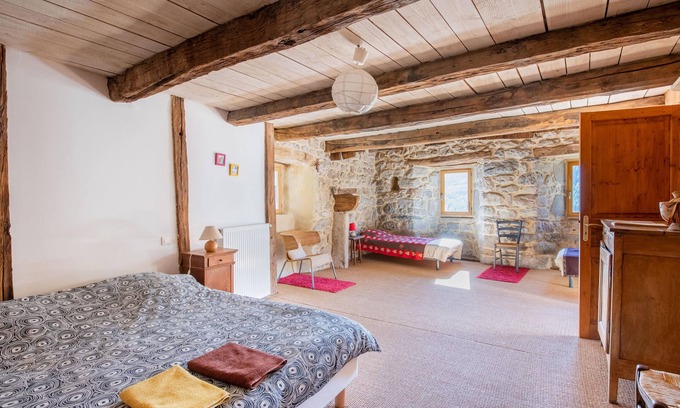 Valgorge Apartment | Room 'La Ferme De Chalas - Coucoulude' with Shared Pool, Shared Terrace and Wi-Fi