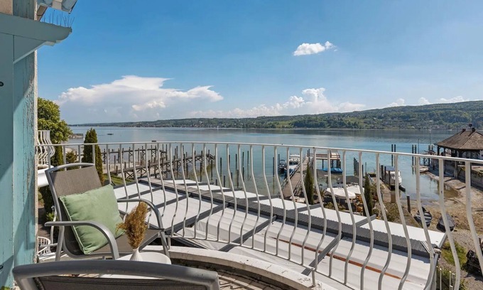 Reichenau Apartment | Room 'Mit Seeblick Und Balkon' with Lake View, Shared Terrace and Wi-Fi